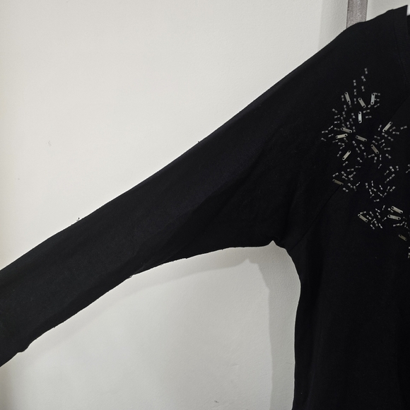 ⭐️40% Off⭐️ DKNY Jeans Embellished Black Sweatshirt - Picture 4 of 11